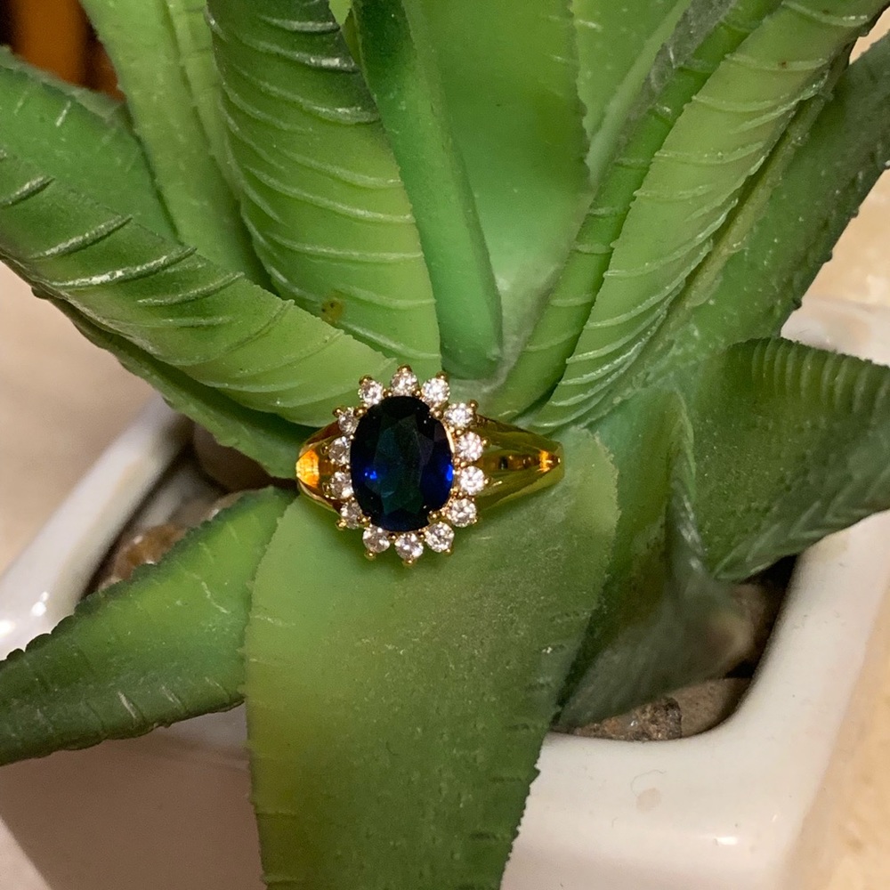 Stunning blue sapphire floral ring - Picture 8 of 8